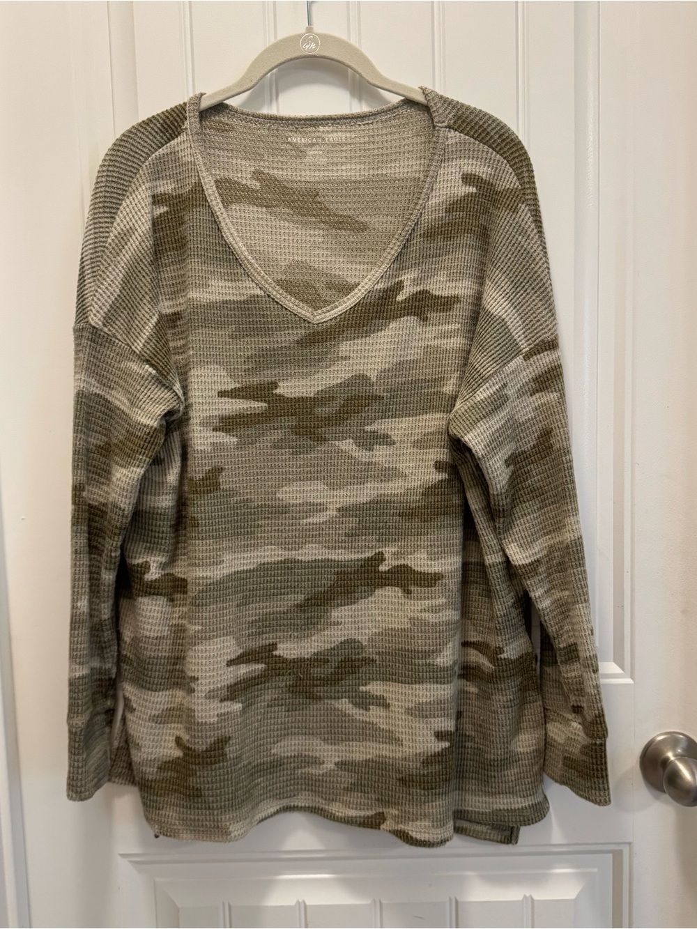 American Eagle Women Green Camo Waffle Knit Long Sleeve Shirt V-Neck Oversized M